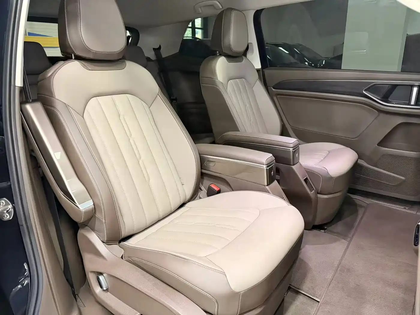 Volkswagen Viloran 2024 380TSI Prestige Edition фото 12
