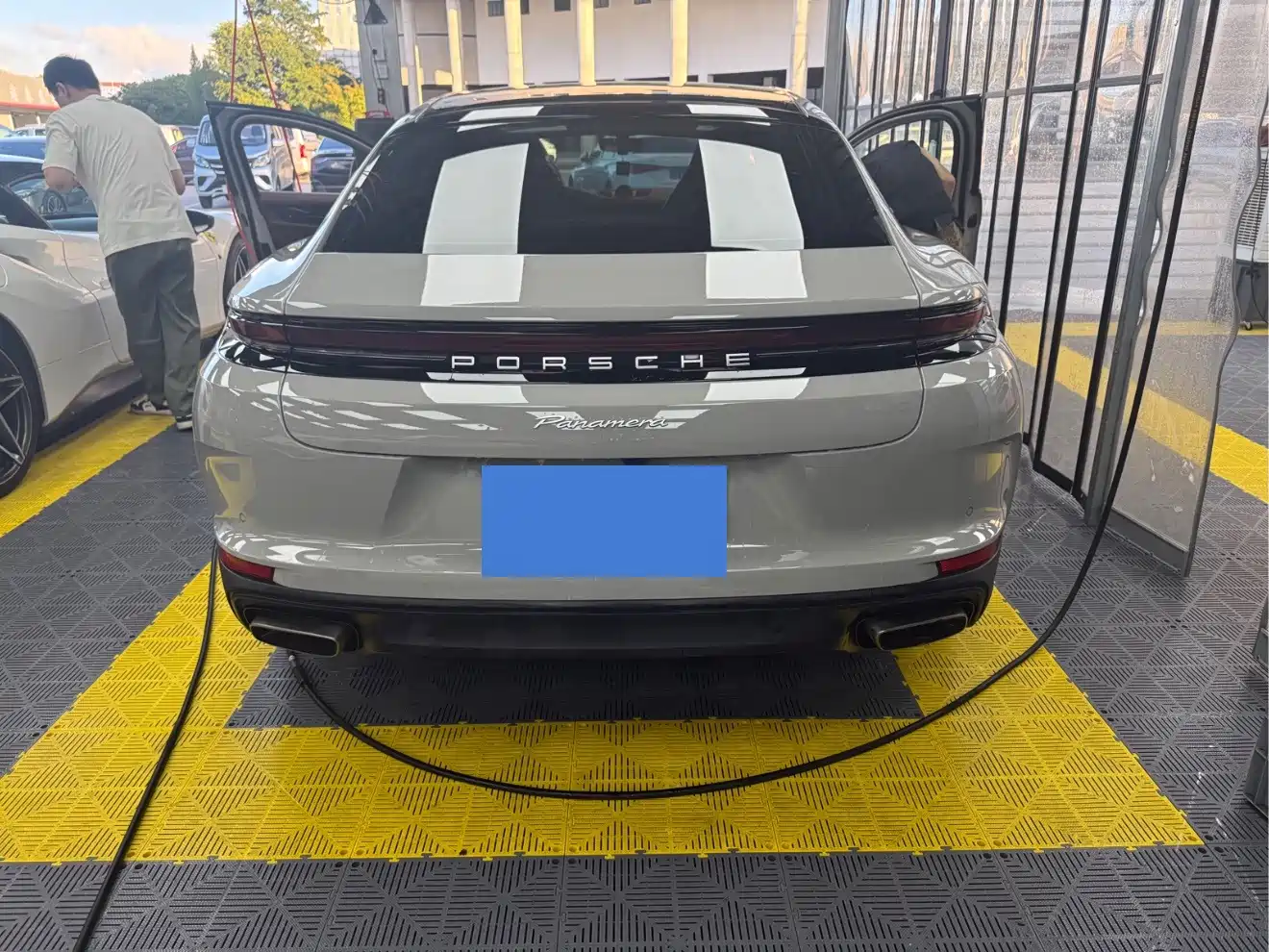 Фото 15 - Porsche Panamera