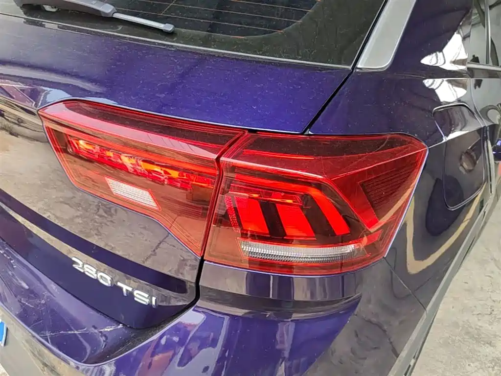 VOLKSWAGEN T-ROC EXPLORING SONGS
