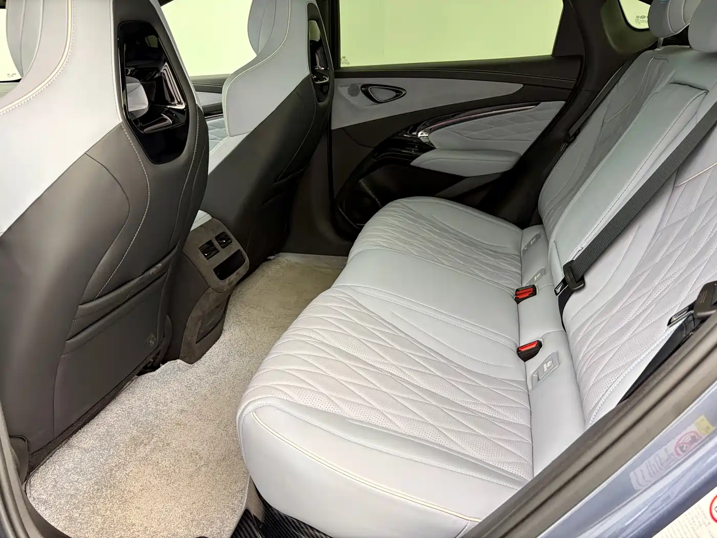 BYD Seal 2023 Champion Edition 700km Performance фото 9