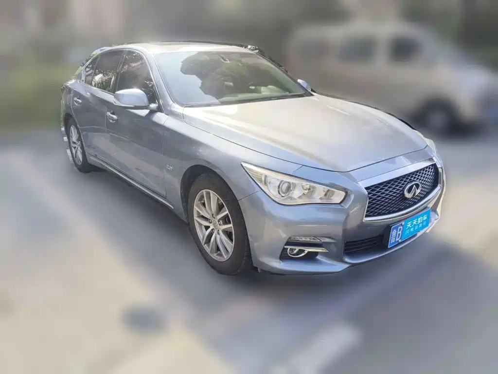 Photo 3 - Infiniti Q50L