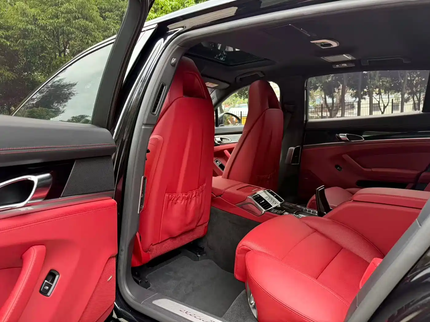 Porsche Panamera 2016 Panamera Executive Edition 3.0T фото 32