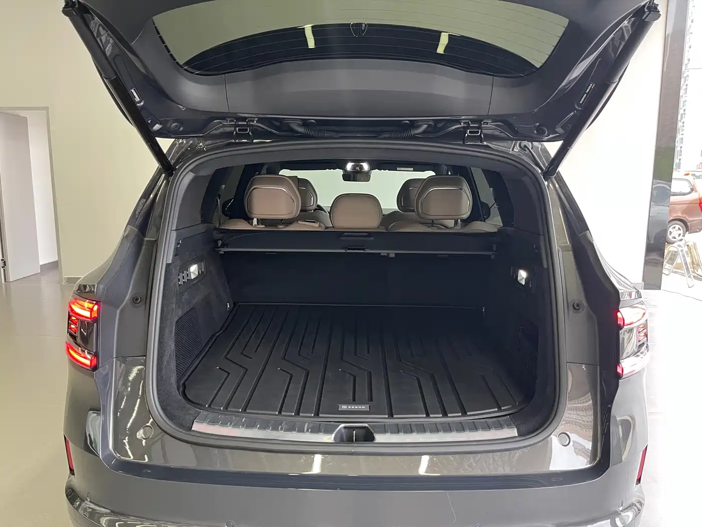 ZEEKR 8X 2026