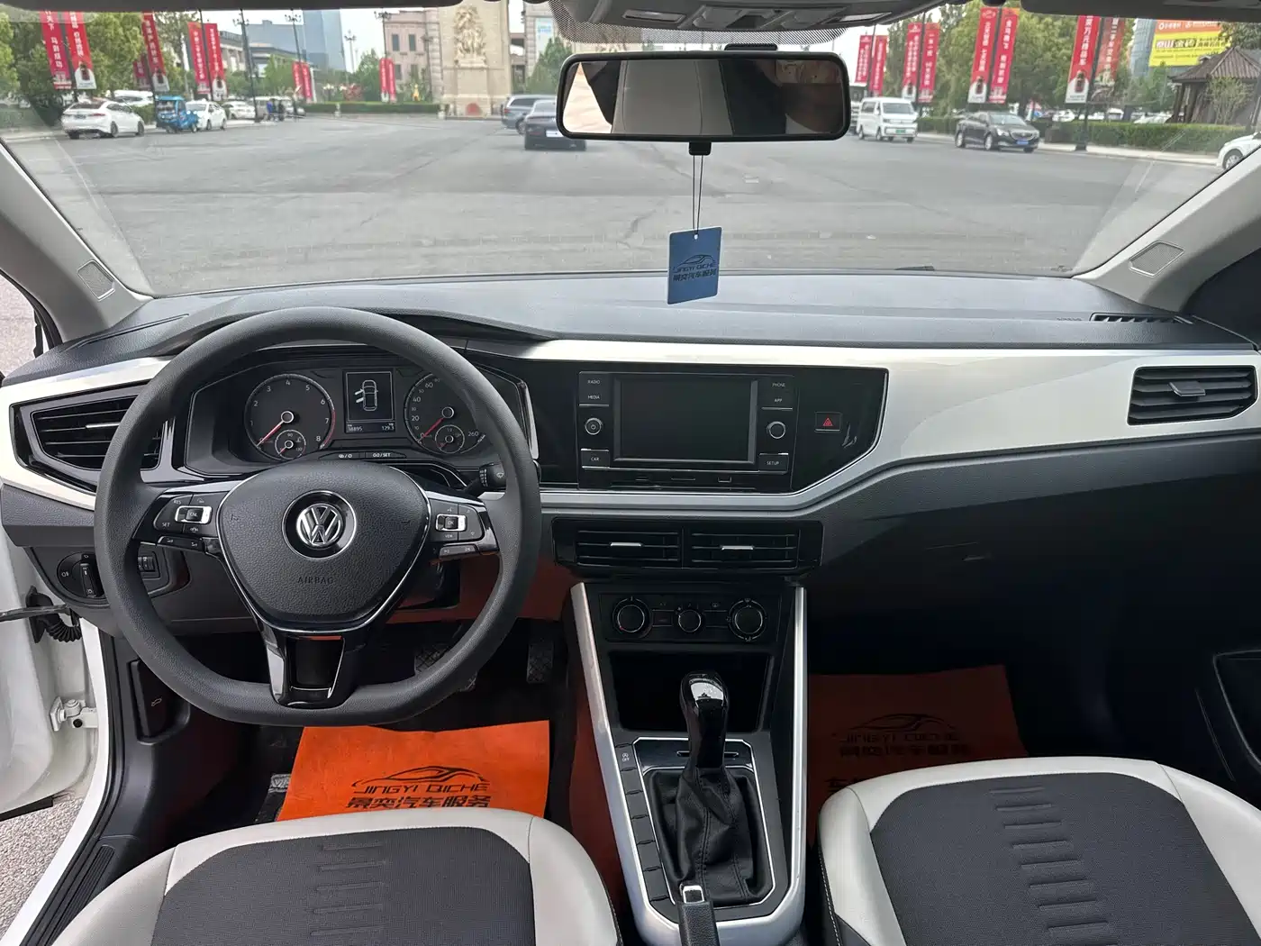 Volkswagen Polo 2019 Plus 1.5L Automatic Colorful Tech Edition фото 6