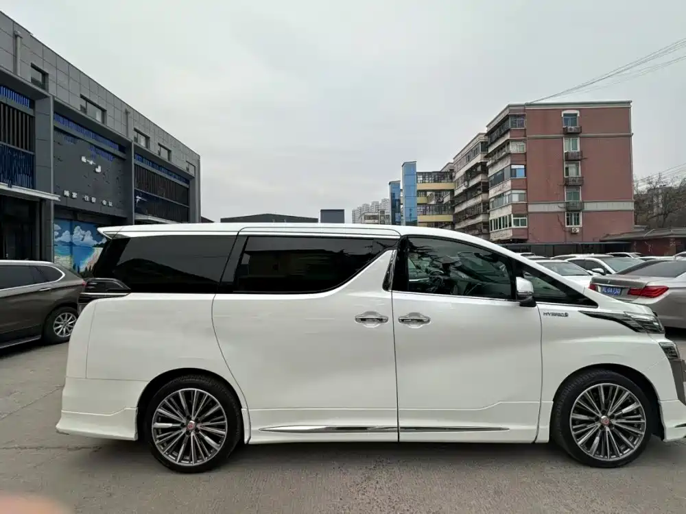 Toyota Vellfire 2020 Twin Engine 2.5L HV Premium Edition фото 4