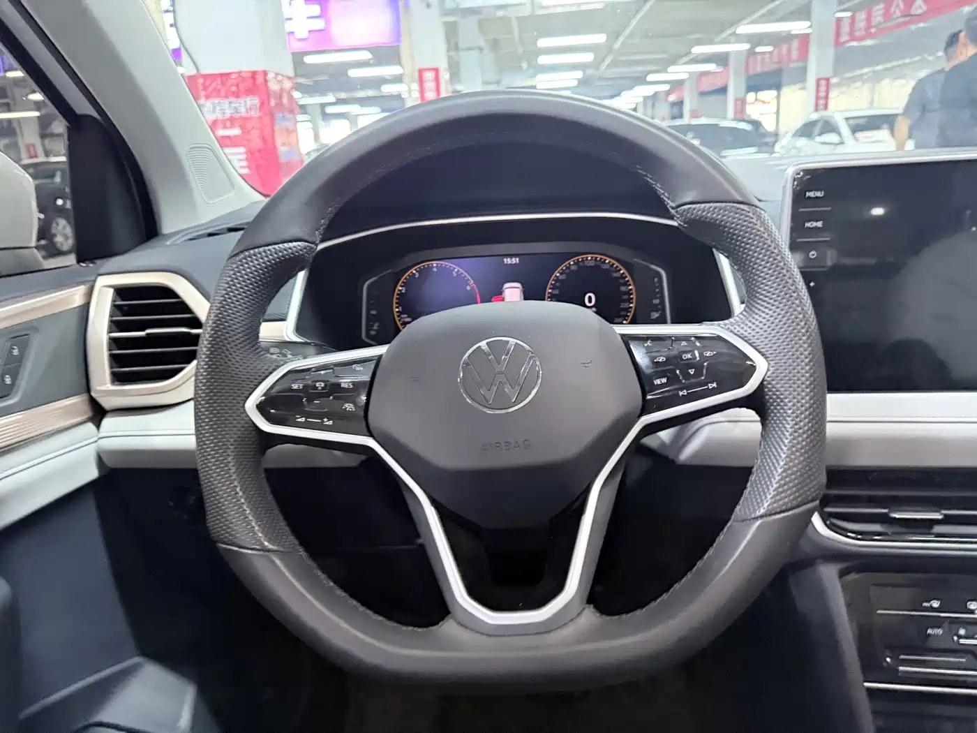 Volkswagen Tharu 2023 300TSI 2WD Moon Premium Edition фото 13