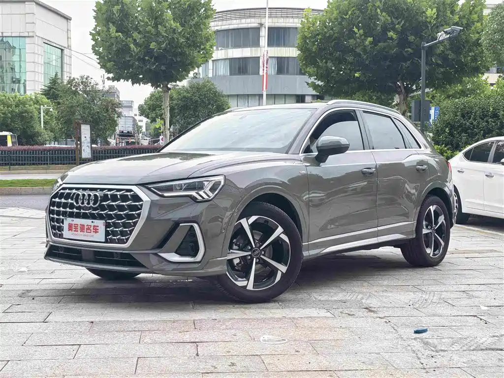 Audi Q3 2024 35 TFSI Fashion Sport