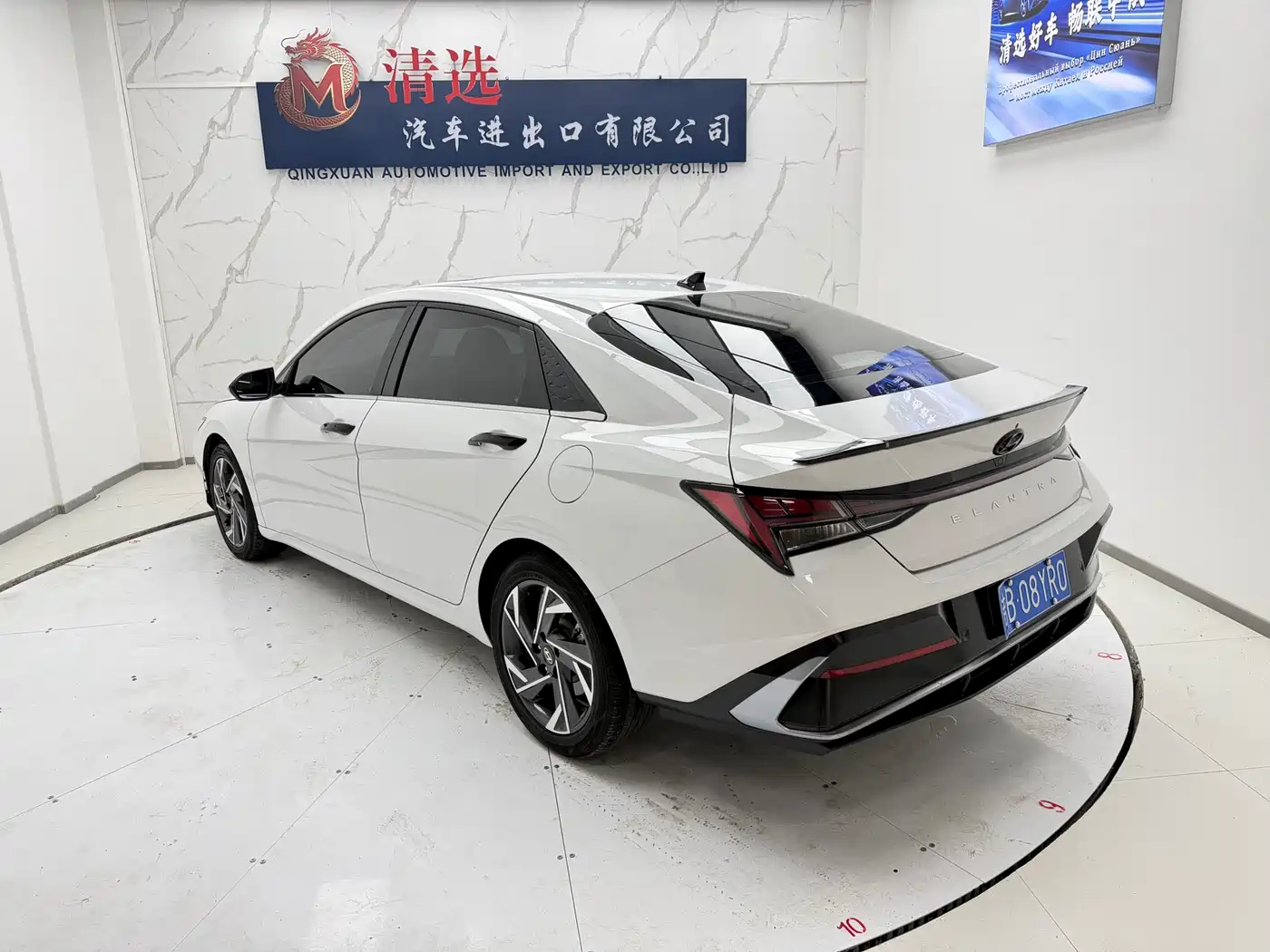 Hyundai Elantra 2023 Model 1.5L CVT LUX Premium Edition фото 4