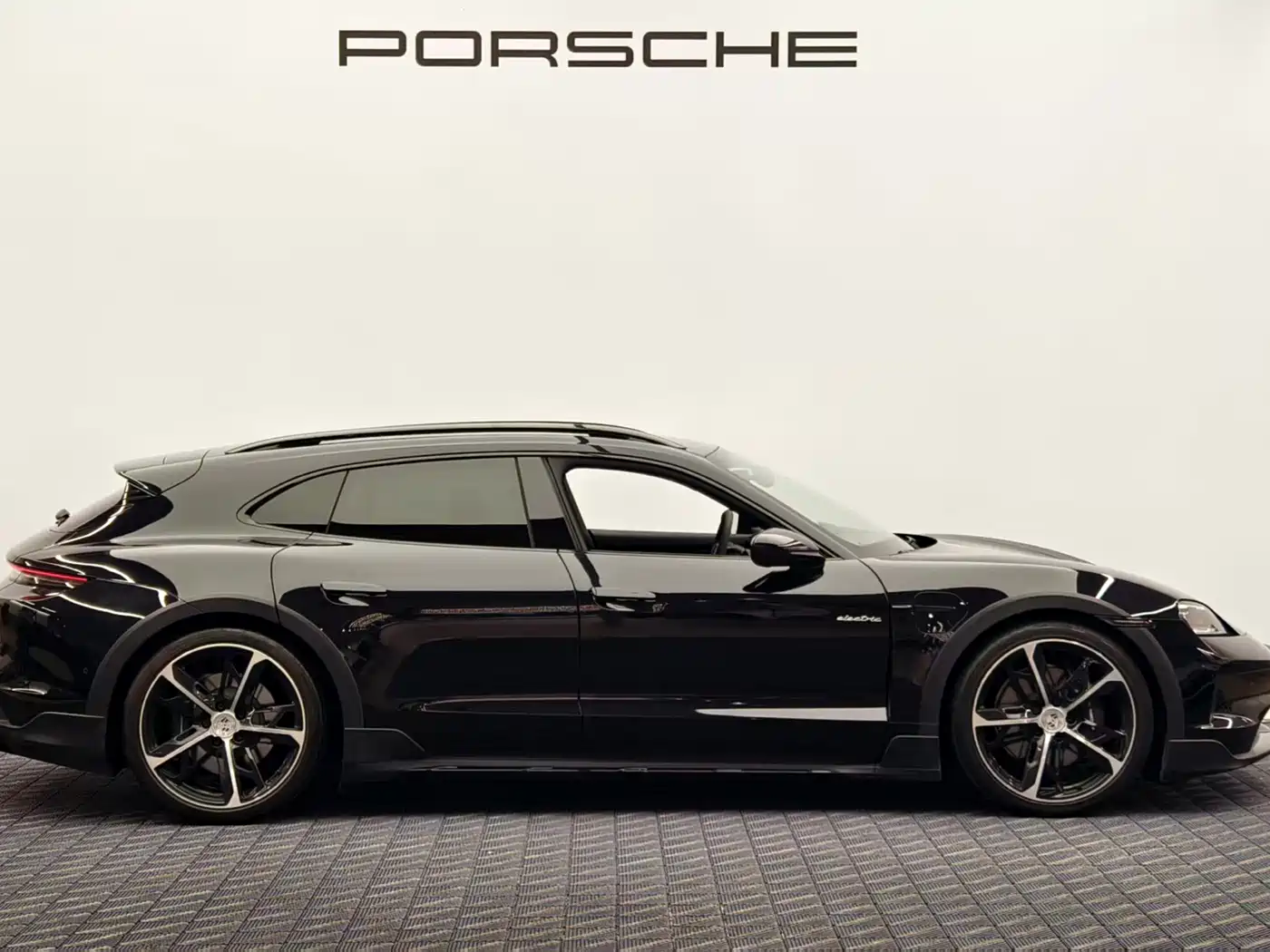 Porsche Taycan 2025