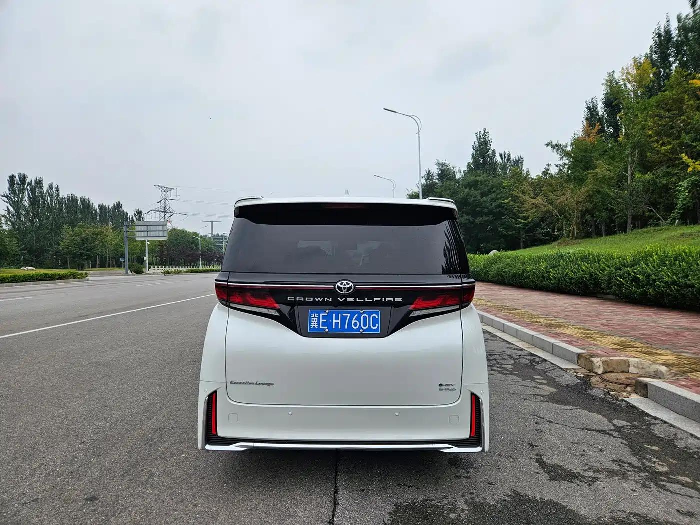 Toyota Vellfire 2025 2024 Crown Hybrid 2.5L Executive Premium Edition