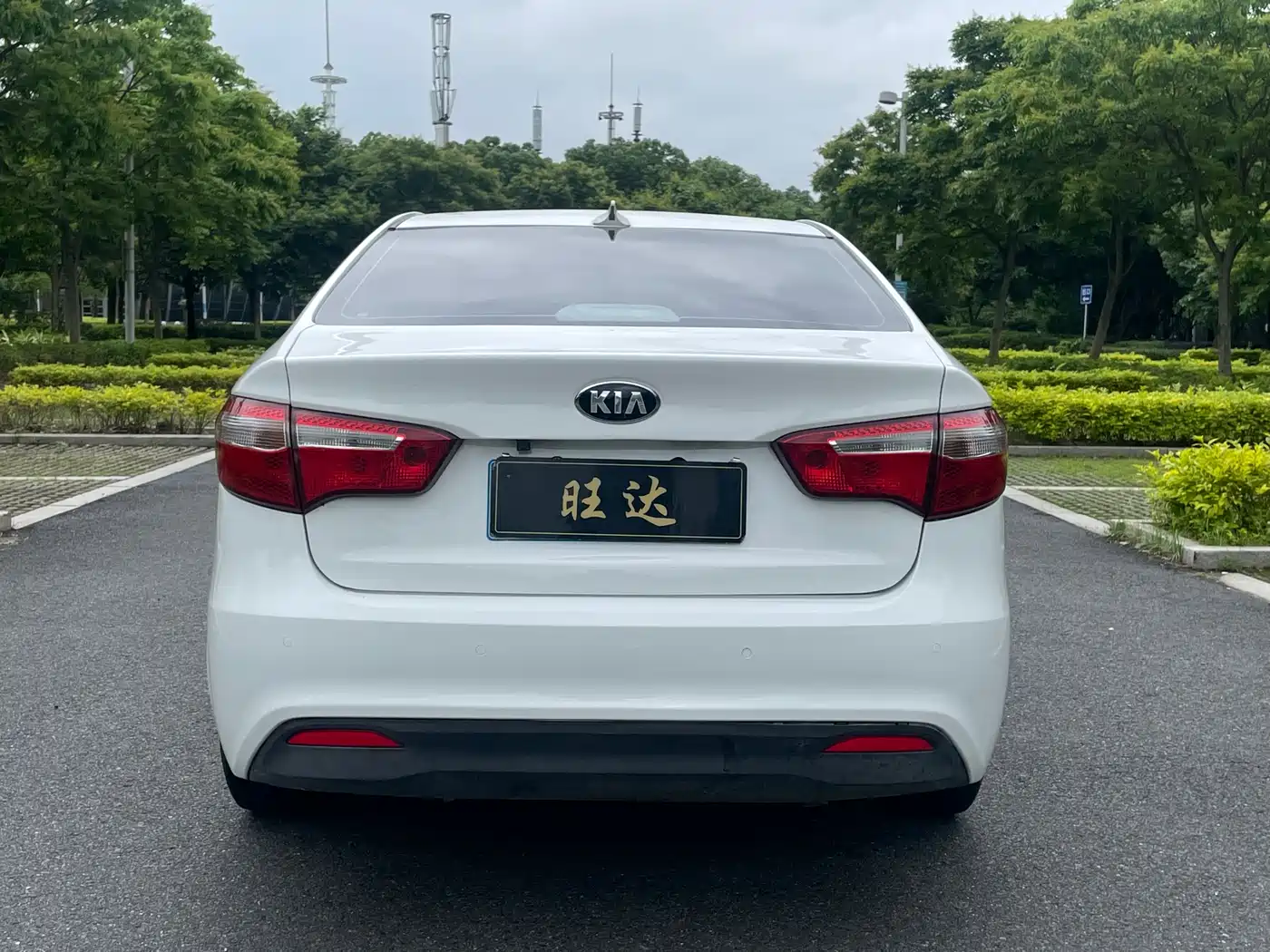Kia K2 2012 Sedan 1.4L MT GLS Commemorative Edition фото 7