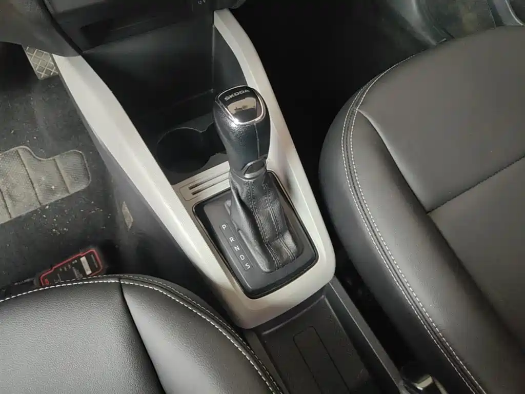 Škoda Fabia 2017 1.4L Auto Car Enjoy Edition фото 14