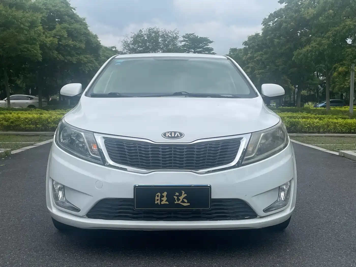 Kia K2 2012 Sedan 1.4L MT GLS Commemorative Edition фото 2