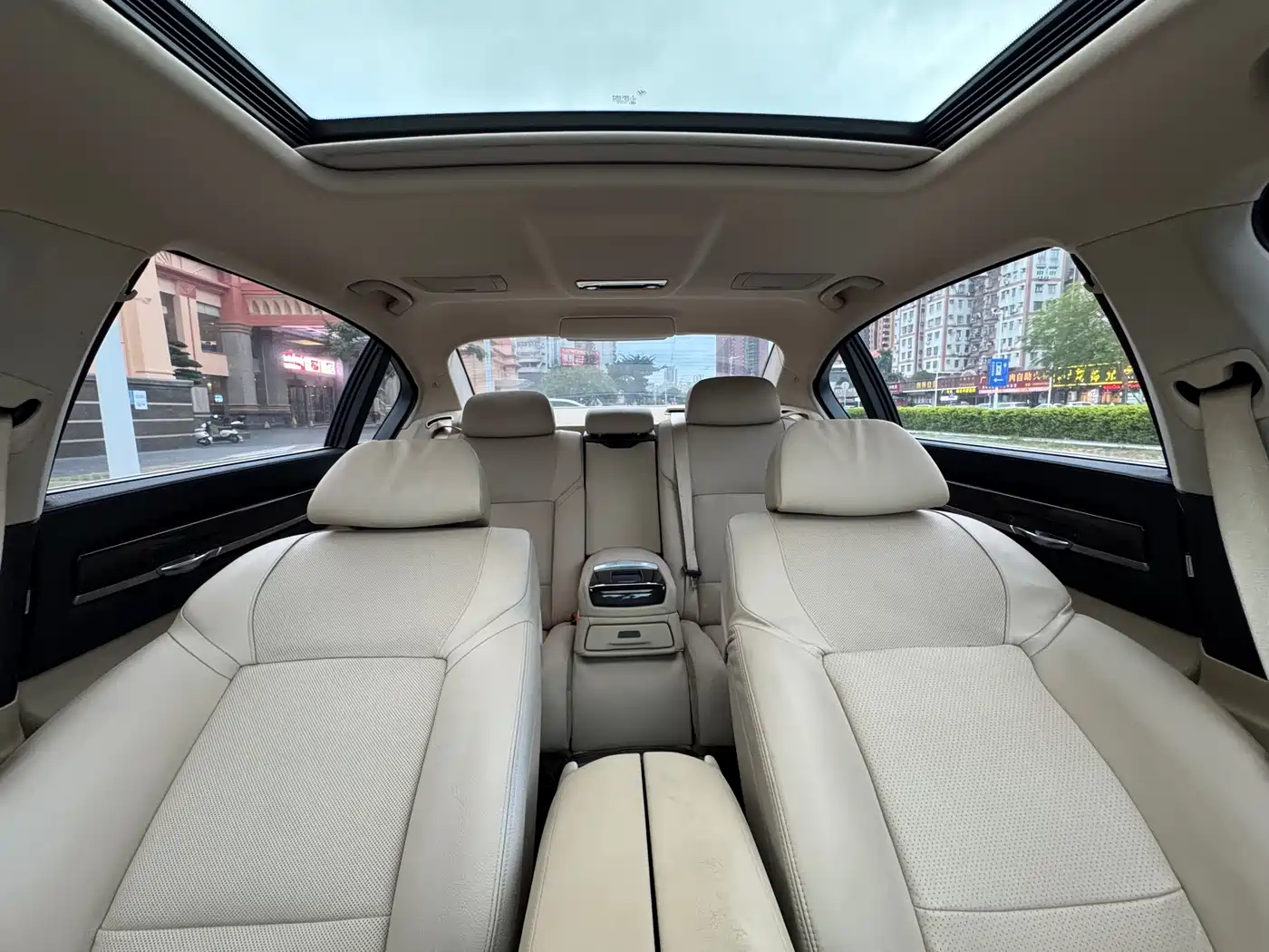 BMW 7 Series 2011 730Li Elegance фото 15