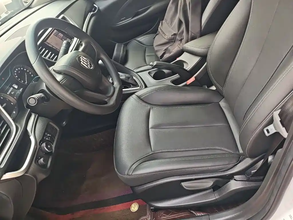 Фото 15 - Buick Excelle