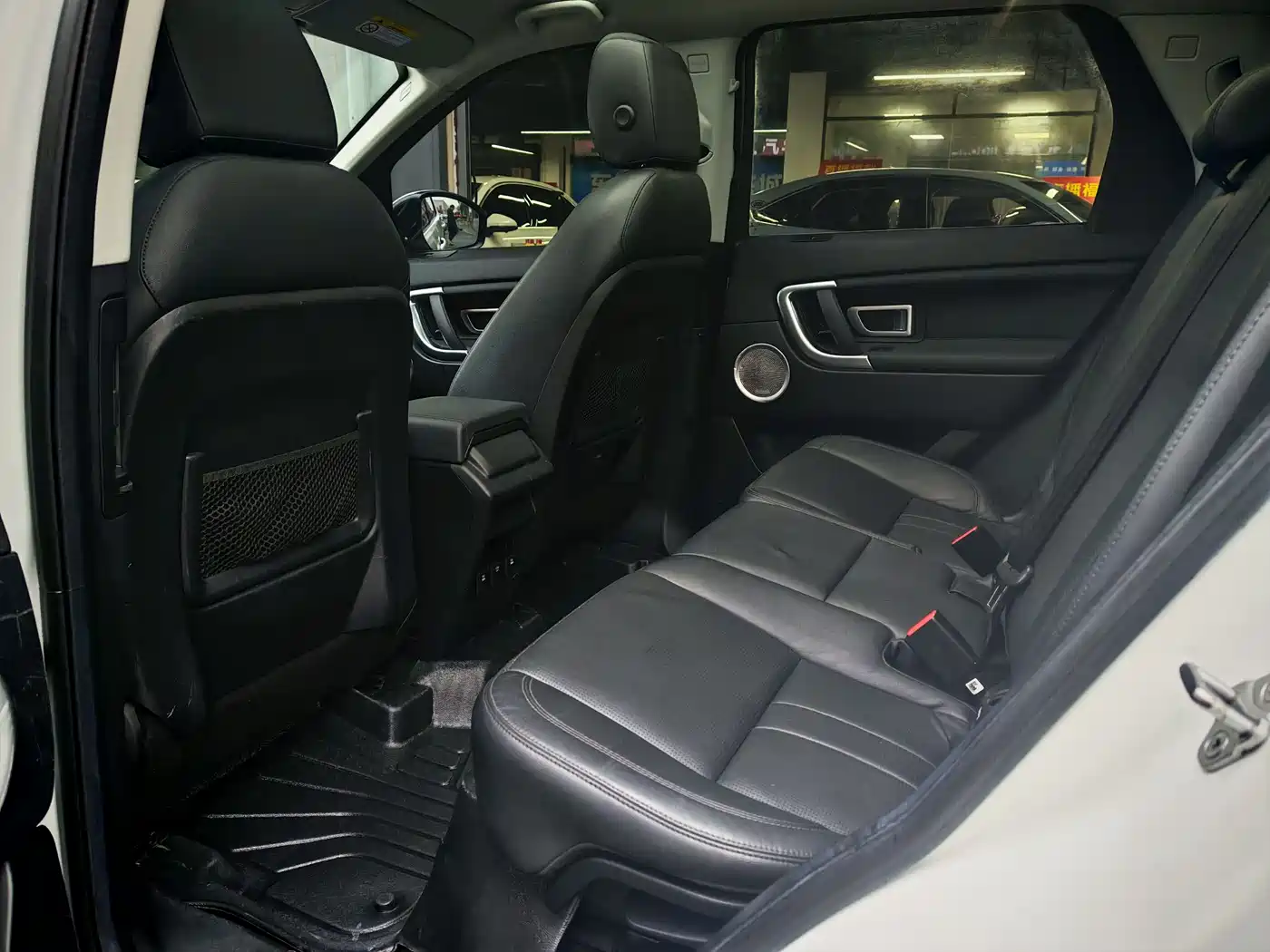 Land Rover Discovery Sport 2019 240PS HSE Edition China V фото 5