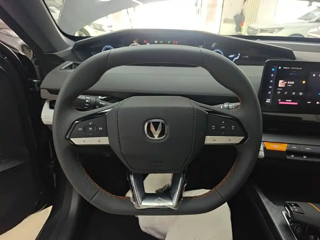 Changan UNI-V iDD 2025 2024 Blue Whale Smart iDD 136km Smart Cool