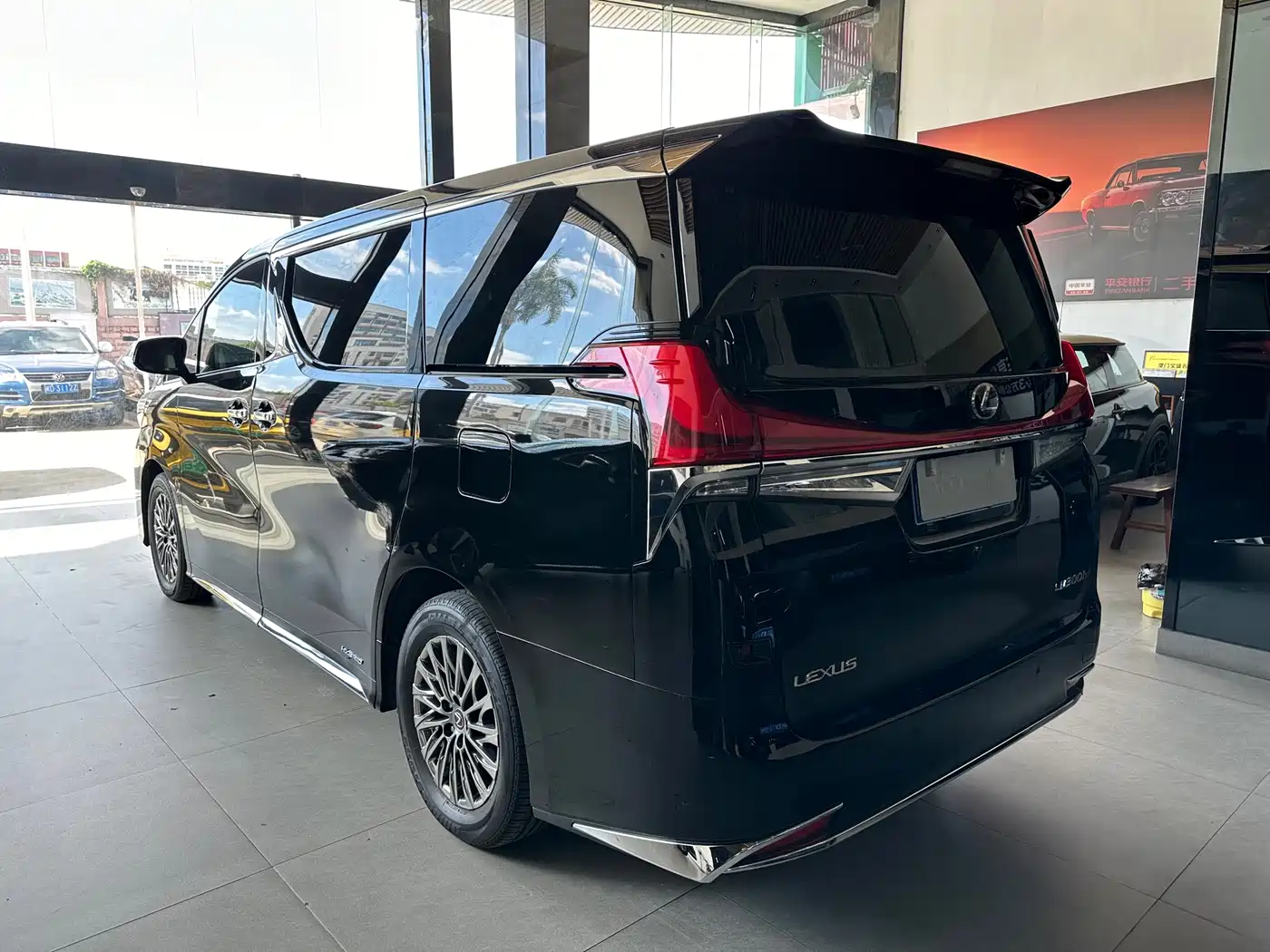 Lexus LM 2020 2020 300h 4-Seat Imperial Edition