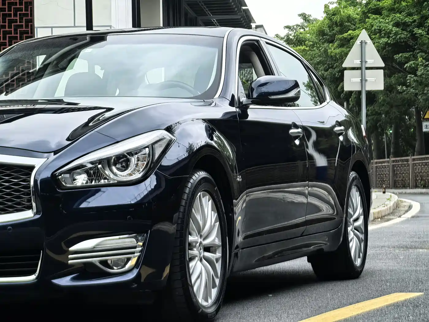 Infiniti Q70 2015 Q70L 2.5L Enjoyment Edition фото 8