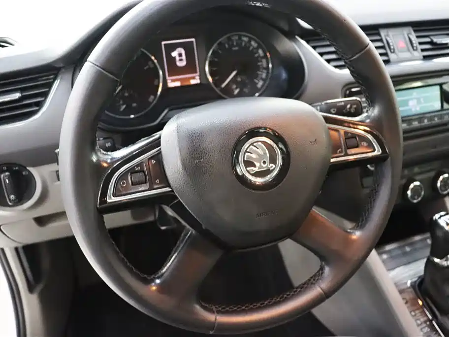 Škoda Octavia 2015 1.6L Automatic逸俊版 фото 13