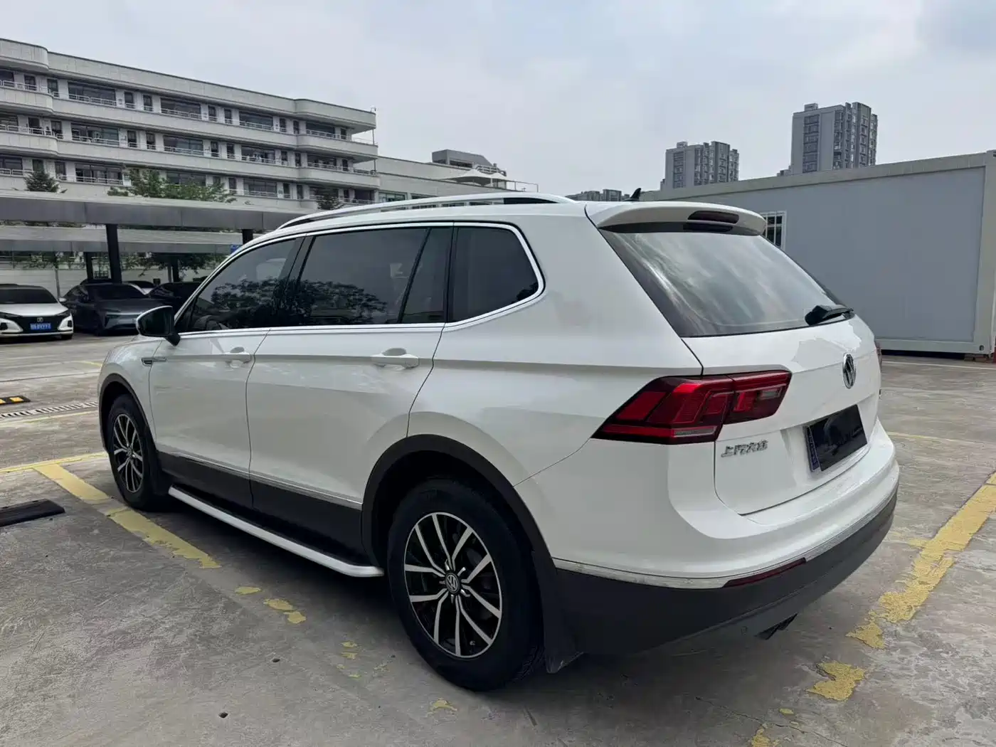 Volkswagen Tiguan L 2017 330TSI Automatic 2WD Luxury Edition фото 13