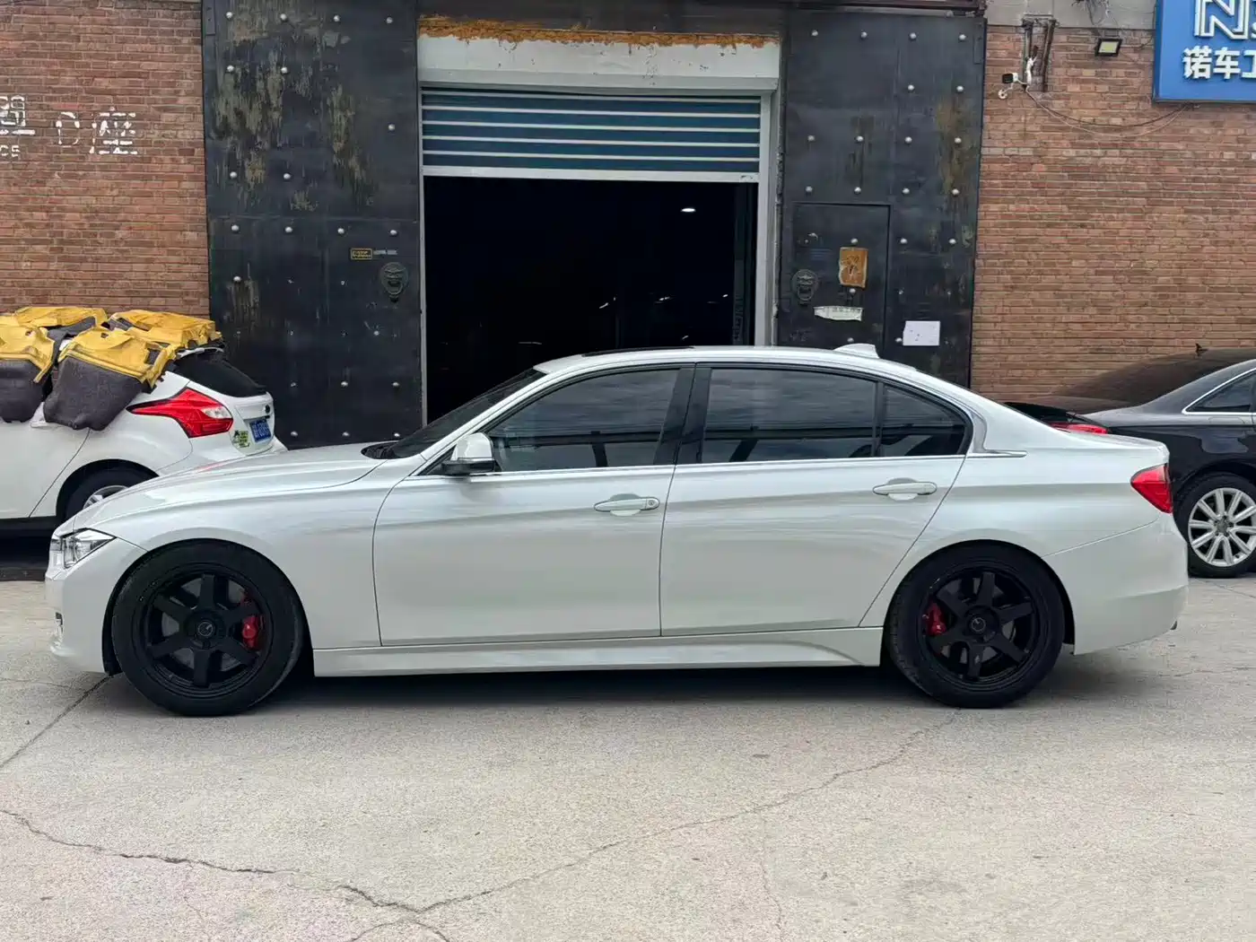 Photo 4 - BMW 3 Series