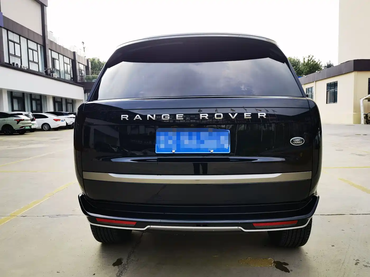Land Rover Range Rover 2025 2025 3.0 L6 400PS Flourishing Era Extended Wheelbase