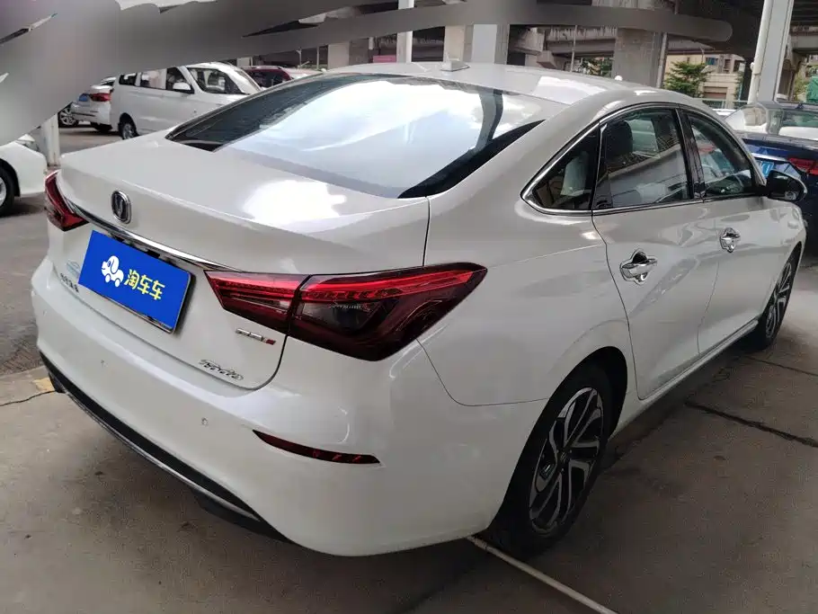 Фото 3 - Changan Eado