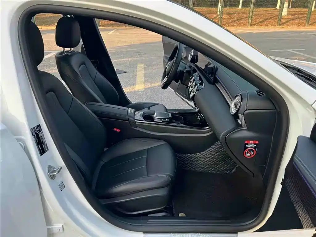 Mercedes-Benz A-Class 2019 A 180 L Sport Sedan фото 5