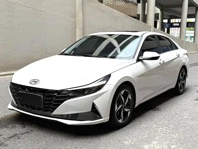 Hyundai Elantra 2021 1.5L CVT GLX Elite Edition — фото 1