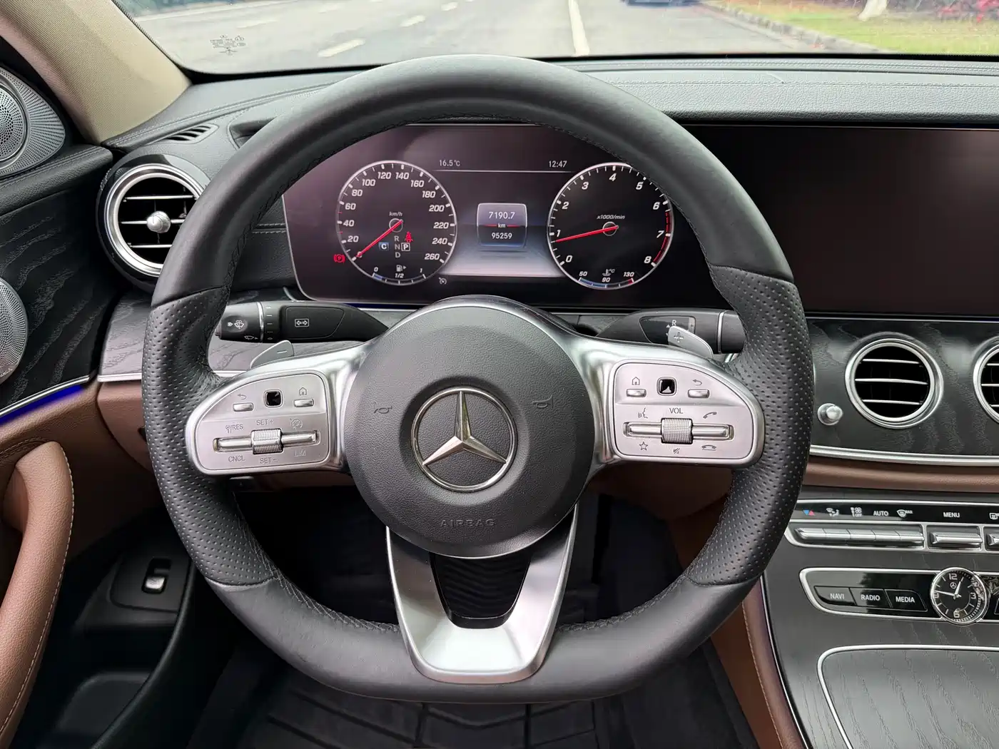 Mercedes-Benz E-Class 2019 E 200 L Sport фото 13