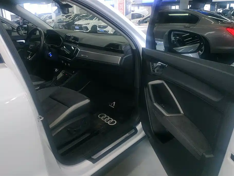 Audi Q3 2021 35 TFSI Progressive Sport фото 8
