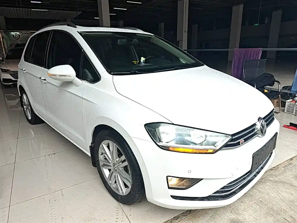 Volkswagen Golf Sportsvan 2016 230TSI Automatic Luxury фото 4