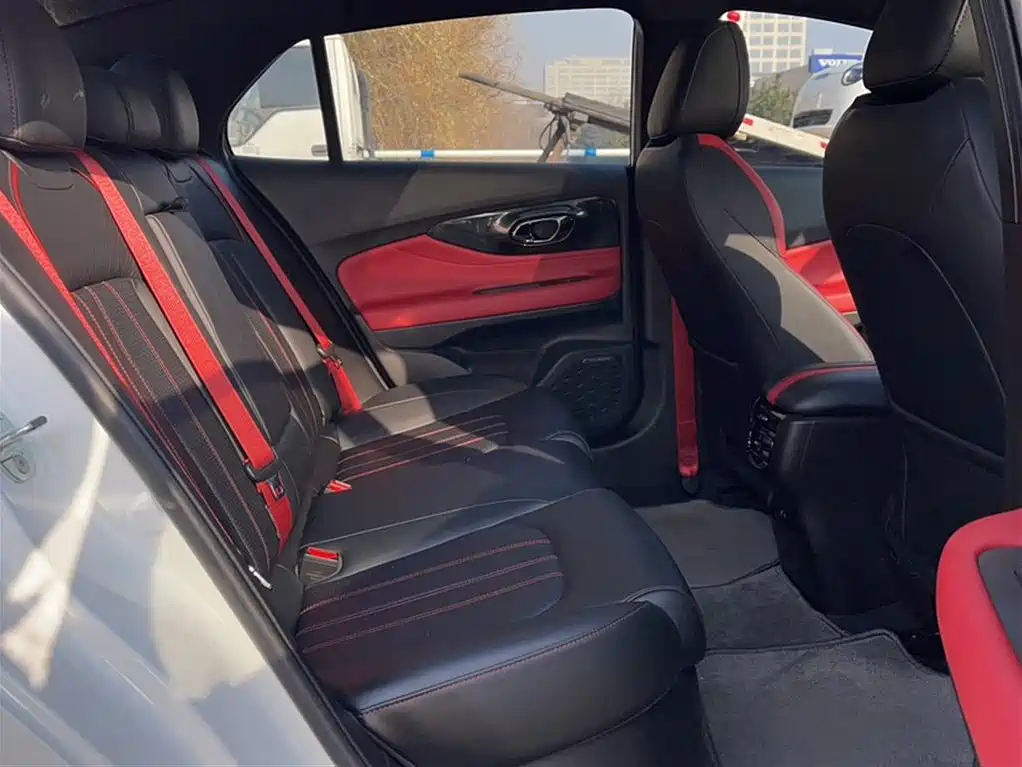 GAC Trumpchi Trumpchi Emkoo 2021 270T DCT J16 Edition фото 9