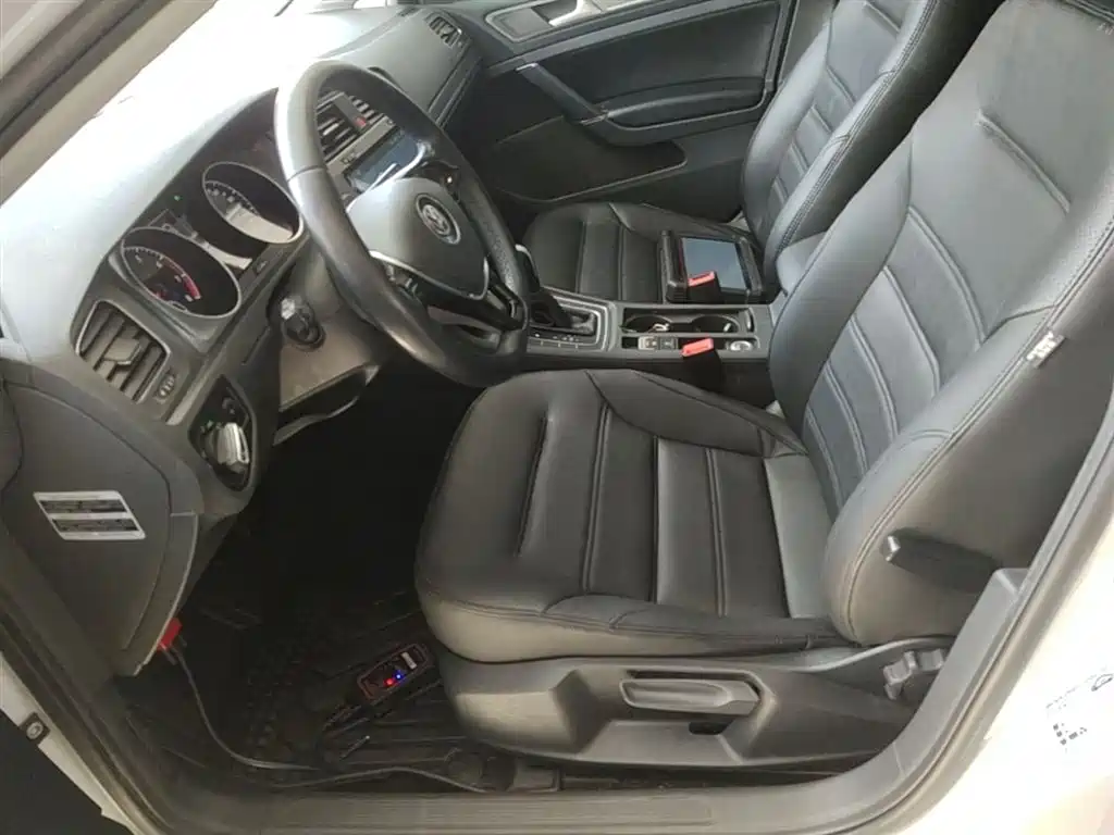 Volkswagen Golf 2016 1.6L Automatic Comfort фото 15