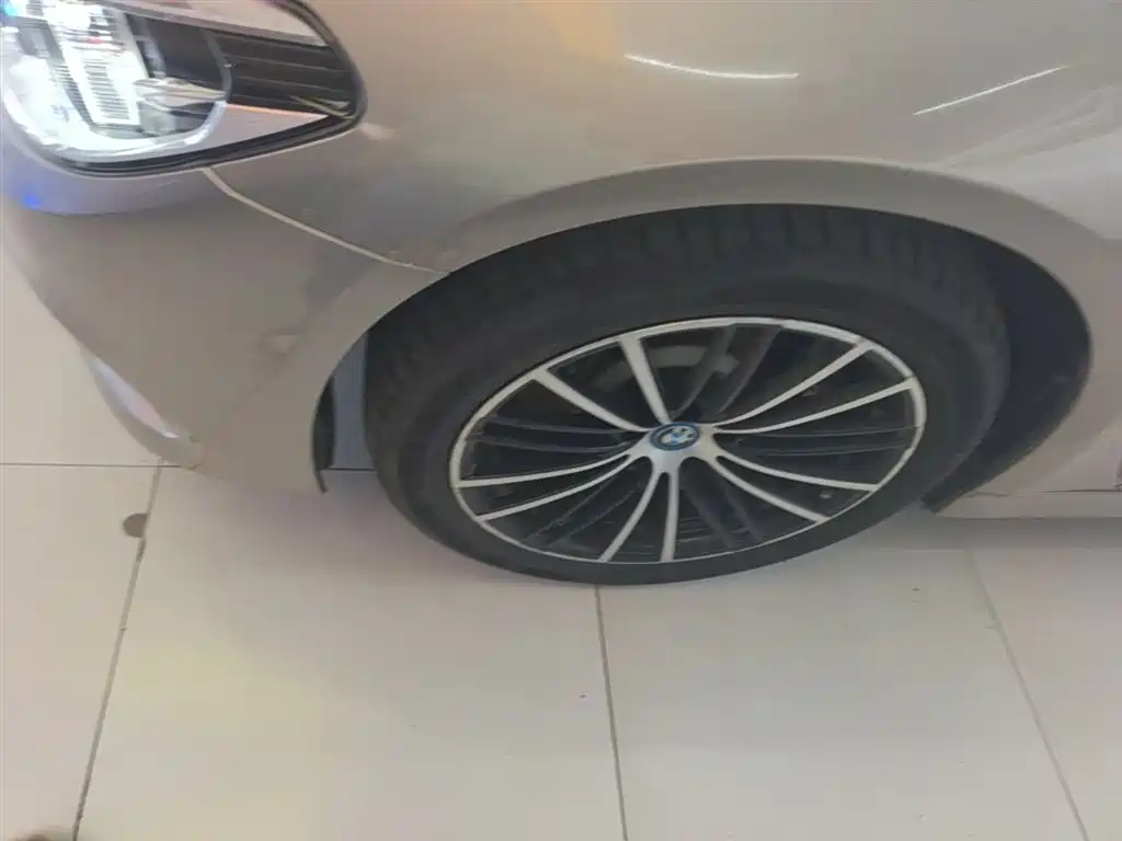 BMW 5 Series New Energy 2019 530Le Luxury Package фото 23