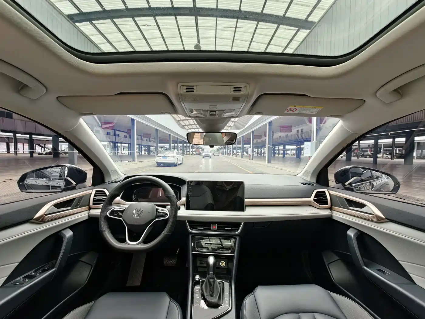 Volkswagen Tharu 2023 300TSI 2WD Full Moon Edition фото 12