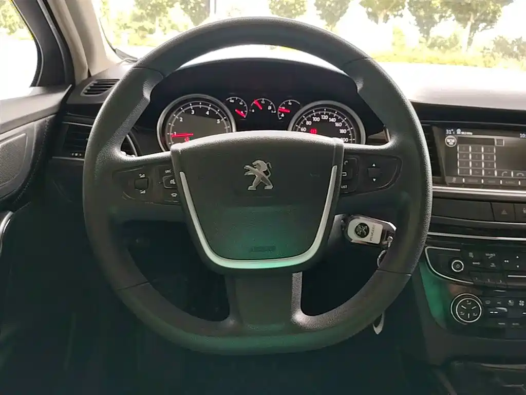 Peugeot 508 2015 1.6THP Auto Comfort Edition фото 11