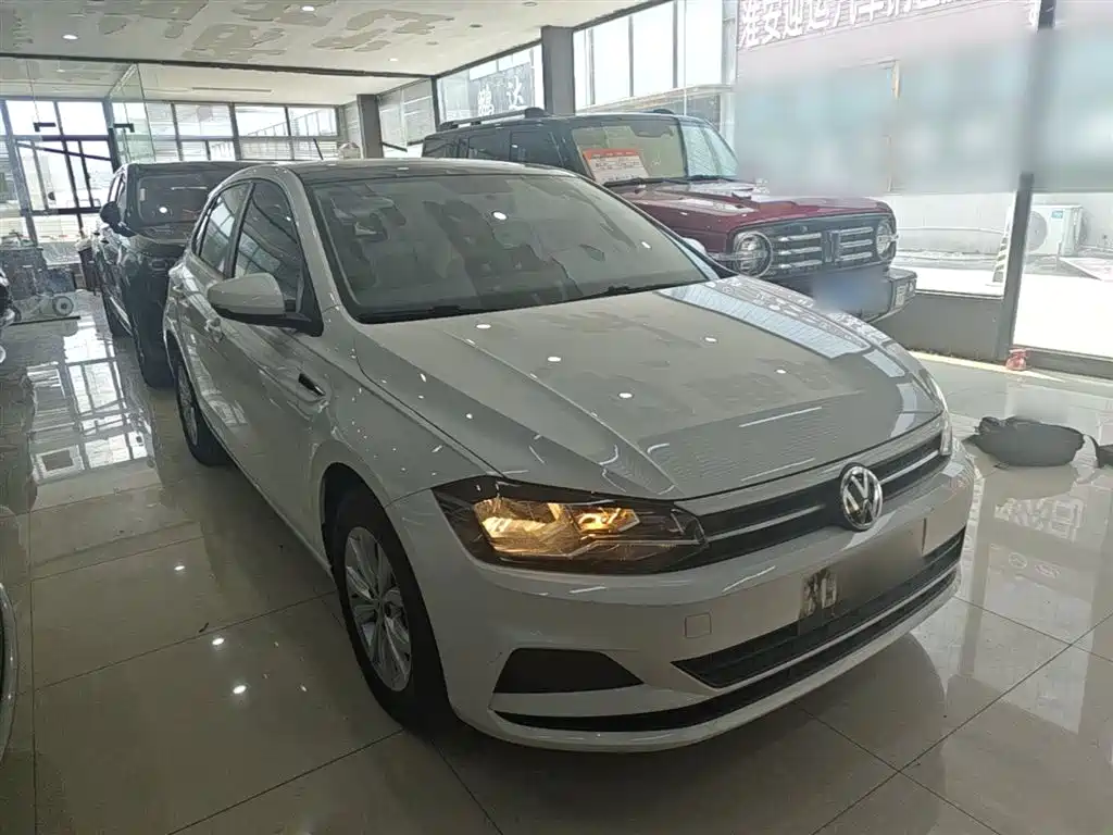 Volkswagen Polo 2019 Plus 1.5L Automatic Colorful Tech Edition фото 4