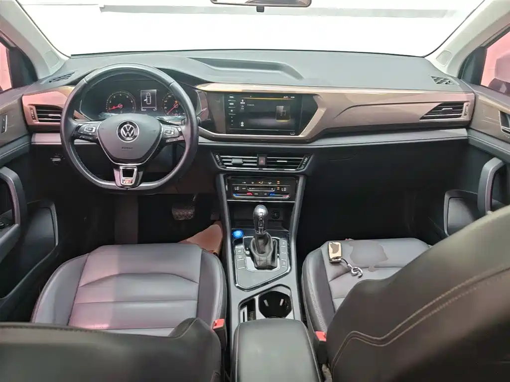 VOLKSWAGEN TUYUE