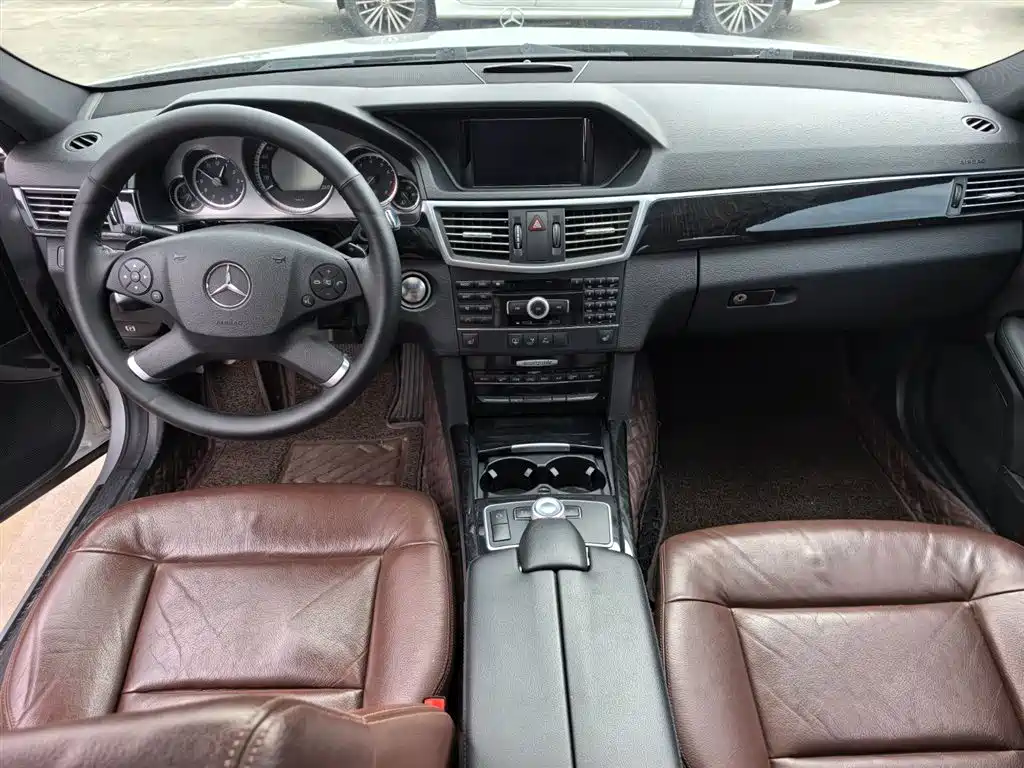 Mercedes-Benz E-Class 2013 E 300 L Fashion фото 10