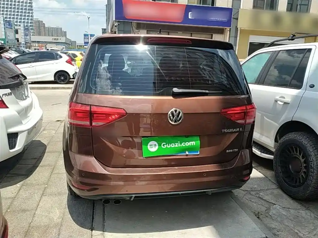 Volkswagen Touran 2016 Touran L 280TSI DSG Trendline фото 6