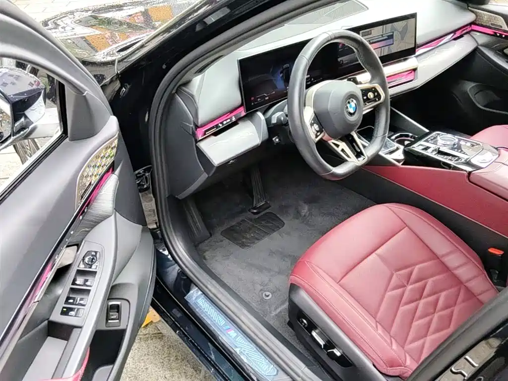 BMW 5 Series 2025 530Li Premium M Sport Package фото 23