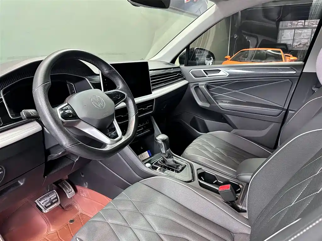 Volkswagen Tiguan L 2022 330TSI Automatic 2WD R-Line Flagship Edition фото 7