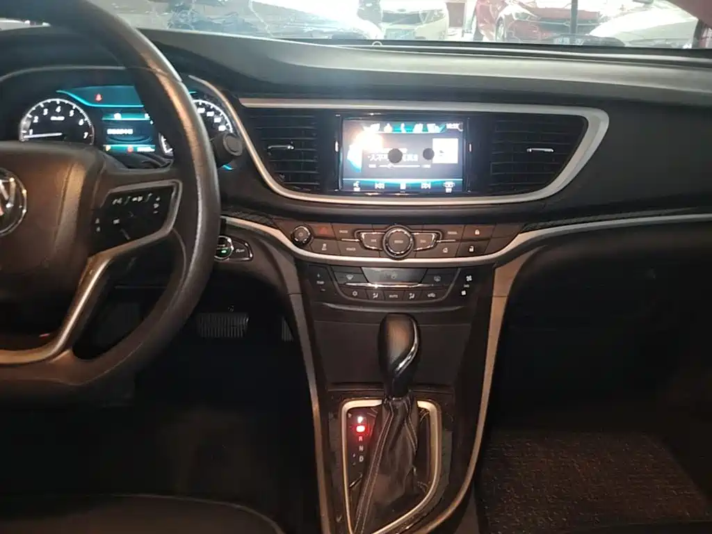 Photo 13 - Buick Excelle