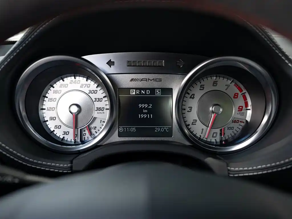 Mercedes-Benz SLS AMG 2013 SLS AMG 45th Anniversary China Limited Edition фото 13
