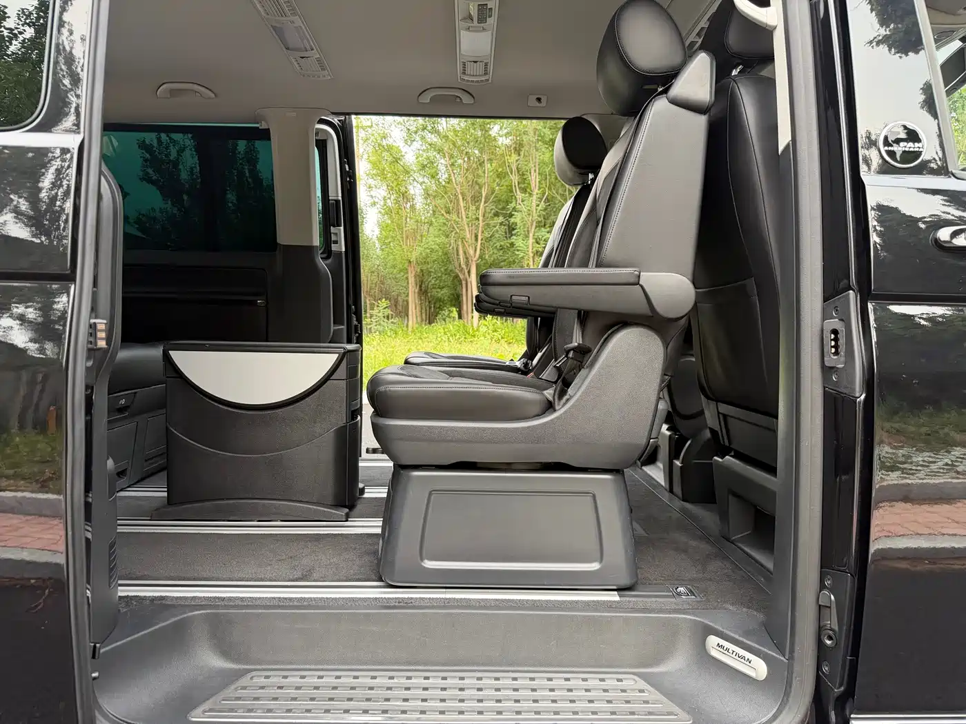 Volkswagen Multivan 2019 2018 2.0TSI 4WD Explorer Edition 7-Seater
