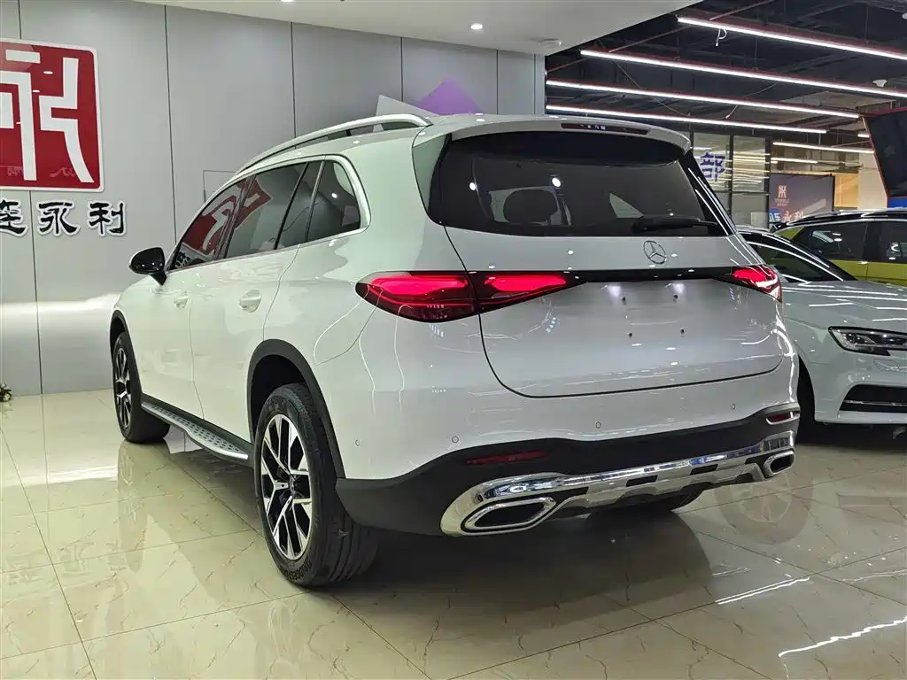 Mercedes-Benz GLC 2023 GLC 260 L 4MATIC Dynamic 7-Seater фото 4
