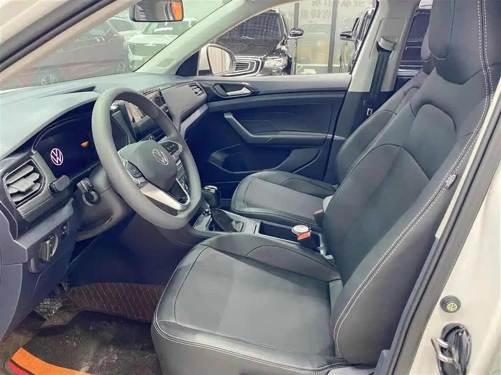 Volkswagen Tharu 2025 Model Rising Star 1.5L Advance Edition фото 8
