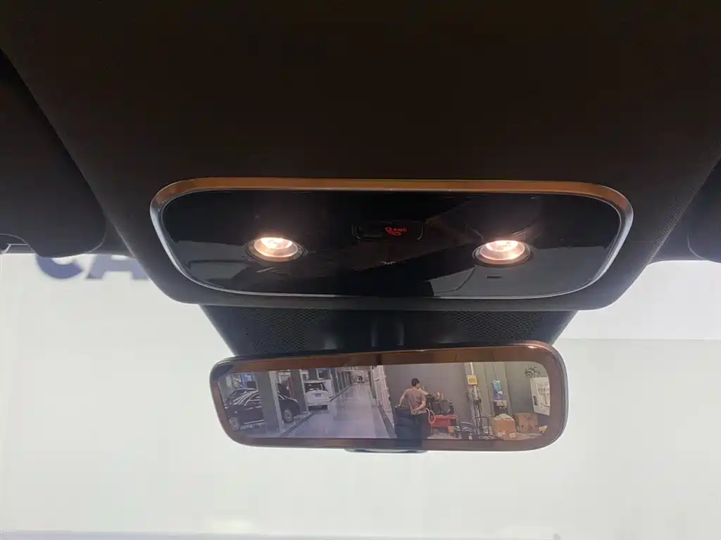 AITO Wenjie AITO M8 2025 Model Extended Range Max+ Edition 53.4kWh 6-Seater фото 30